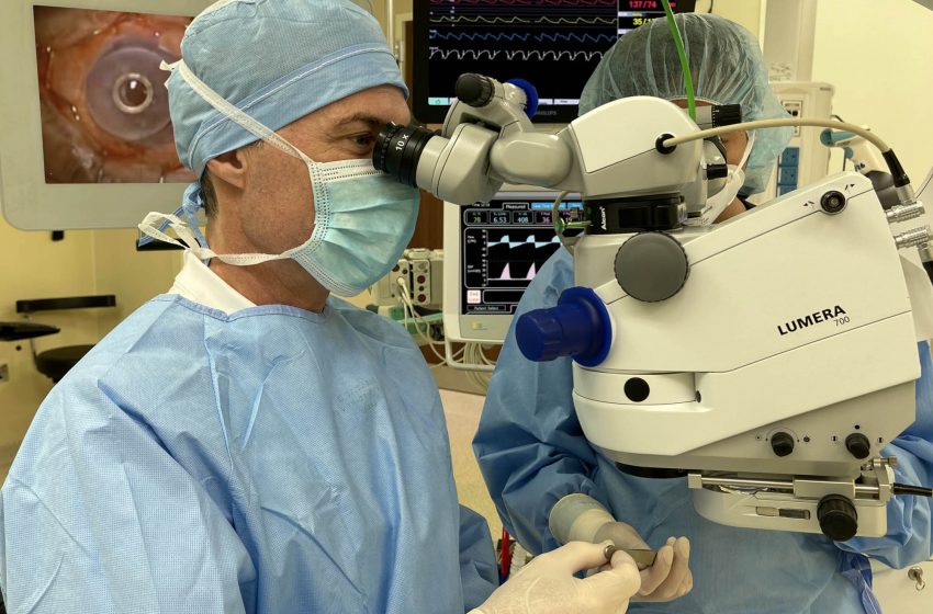  Cleveland Clinic Abu Dhabi performs UAE’s first artificial cornea transplant