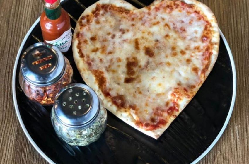  A Heart Shaped Pizza for Valentine’s Day
