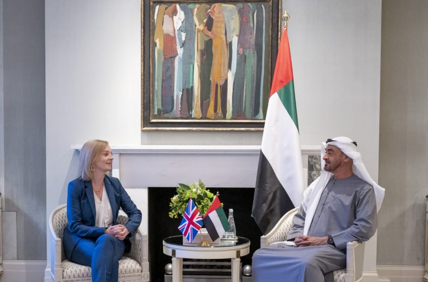  Mohamed bin Zayed, UK Foreign Secretary review accelerating bilateral ties