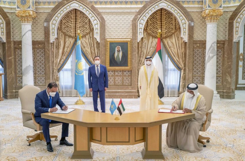  Mansour bin Zayed, Prime Minister of Kazakhstan witness signing of UAE-Kazakhstan Joint Declaration