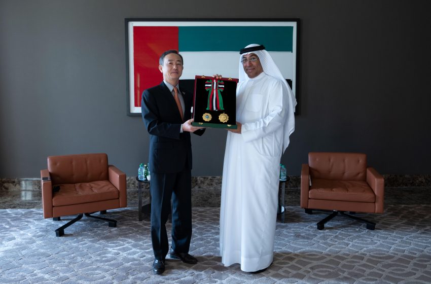  UAE President confers Medal of Independence on Ambassador of Korea