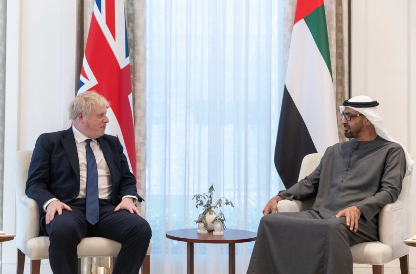  Mohamed bin Zayed, Boris Johnson discuss partnership, latest regional and international developments