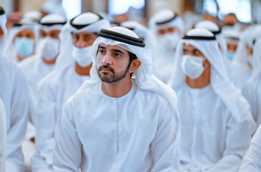  Hamdan bin Mohammed performs Eid Al Fitr prayer at Zabeel Grand Mosque