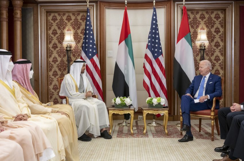  UAE President, US President discuss bilateral relations on sidelines of Jeddah Security and Development Summit