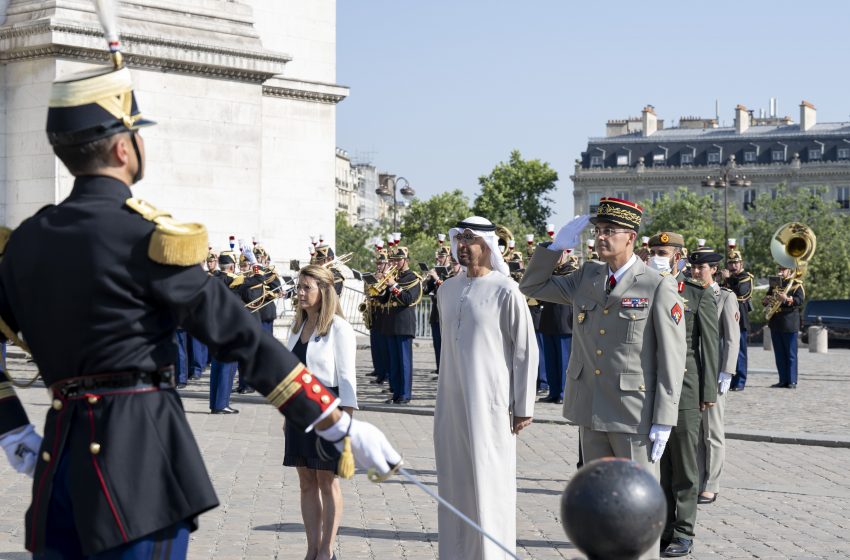  UAE President attends military ceremony in Paris during state visit