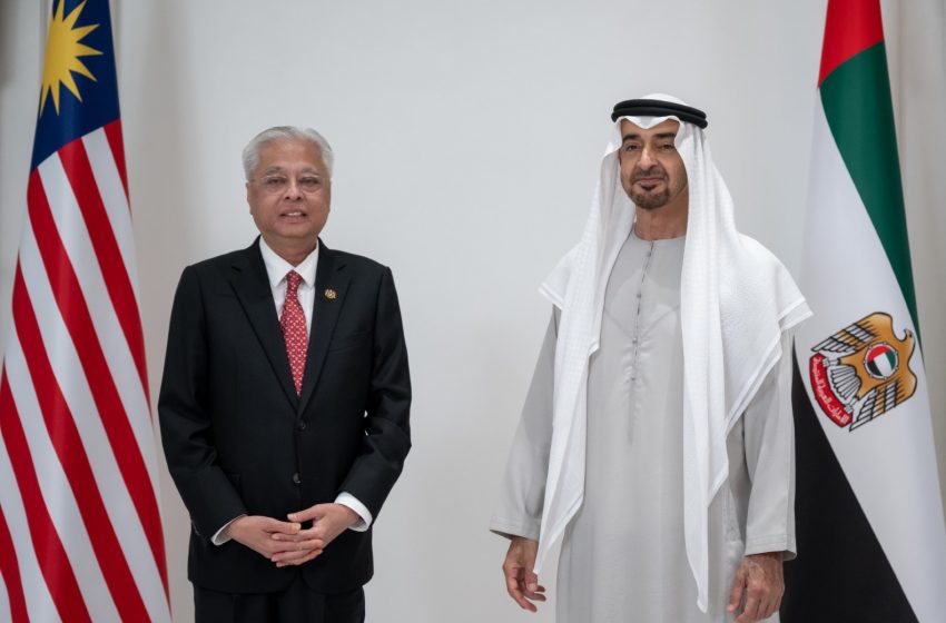  UAE President receives Malaysian PM