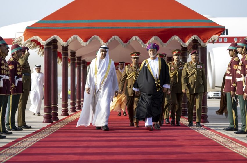 UAE President arrives in Muscat; welcomed by Sultan of Oman