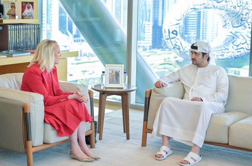  Maktoum bin Mohammed meets with CEO of Accenture