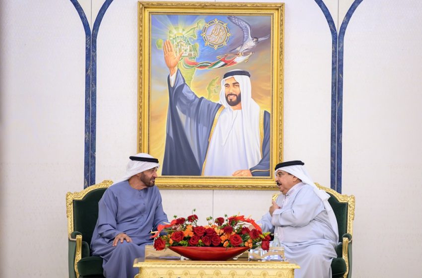  Bahrain’s King receives UAE President at his residence in Abu Dhabi