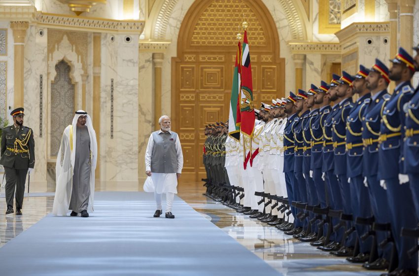  UAE President holds official reception for Indian PM