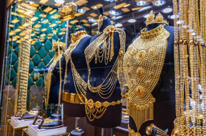  53rd WJMES unveils luxurious gold collections, international artifacts